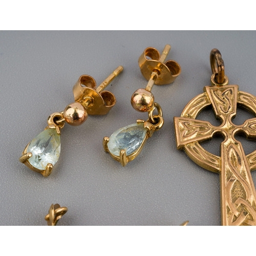 24 - A collection of 9ct gold, including earrings, pendants, brooch, total gross weight approx 9.5g; toge... 