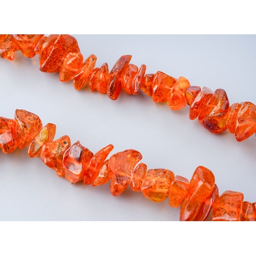 81 - Amber necklace of chip form