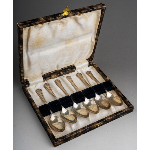 92 - Coromandel box of costume, silver, gilt metal & watches together with a set of silver teaspoons, sil... 