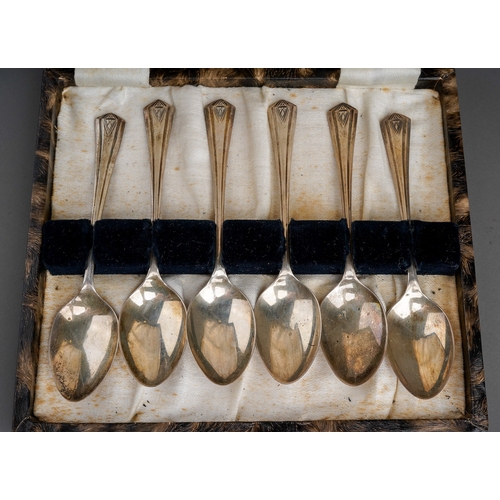 92 - Coromandel box of costume, silver, gilt metal & watches together with a set of silver teaspoons, sil... 