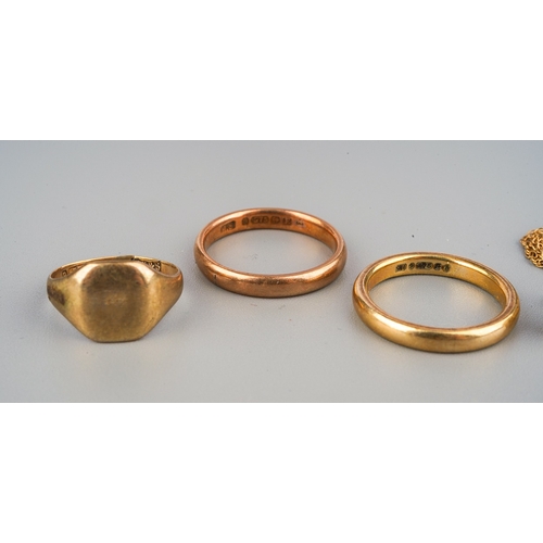 104 - Two 9 ct gold wedding bands, further 9 ct gold ring and a 9 ct gold chain. Gross weight 7.1g