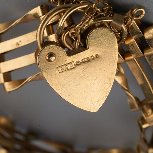 108 - 9 ct gold bracelet with heart shaped lock, 9.5g