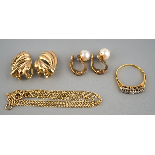 140 - Collection of gold jewellery to include 9 ct 5 stone ring, 2 9 ct clip on earrings and 9 ct gold cha... 