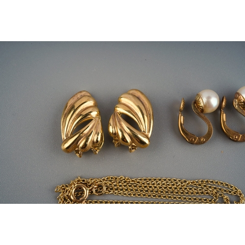 140 - Collection of gold jewellery to include 9 ct 5 stone ring, 2 9 ct clip on earrings and 9 ct gold cha... 