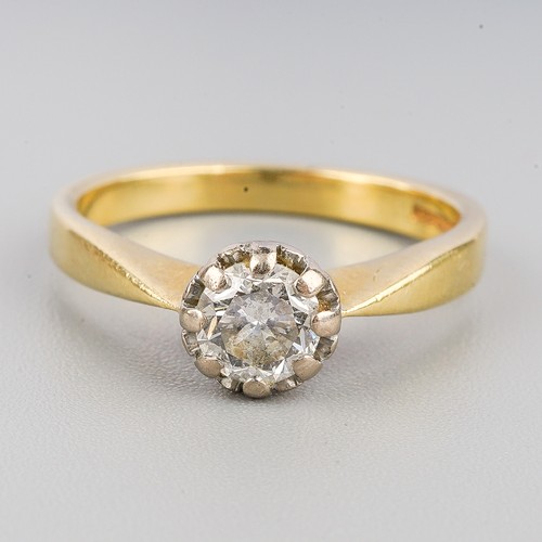 195 - An 18ct gold diamond single stone ring, set with a round brilliant cut diamond, estimated diamond we... 