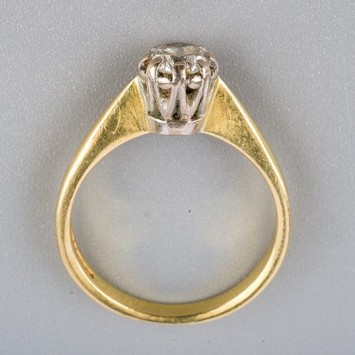 195 - An 18ct gold diamond single stone ring, set with a round brilliant cut diamond, estimated diamond we... 