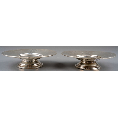 281 - A pair of Art Deco style circular bon bon dishes, engraved decoration, recessed centres, hallmarked ... 