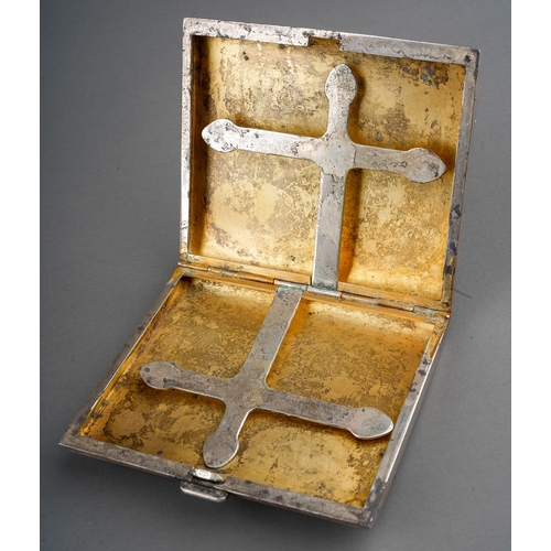 286 - An early 20th Century Continental (North American?) silver plain cushion shaped cigarette box, the g... 