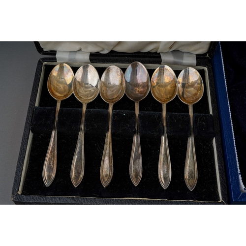 290 - A collection of silver to include: Modern oblong shaped presentation dish, embossed with a large clu... 