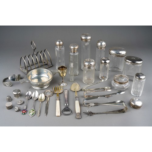 293 - Six various late 19th Century silver mounted glass toilet / travelling case bottles and a single bot... 