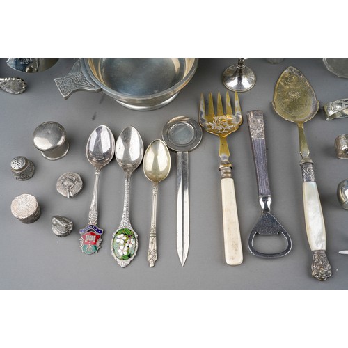 293 - Six various late 19th Century silver mounted glass toilet / travelling case bottles and a single bot... 