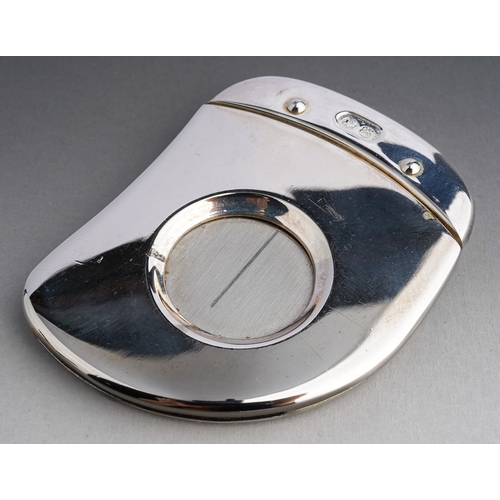 302 - A white metal cigar cutter