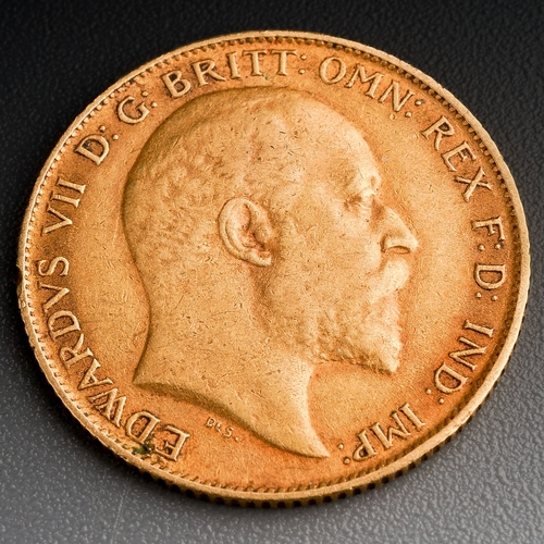 322 - An Edward VII gold half sovereign, dated 1909