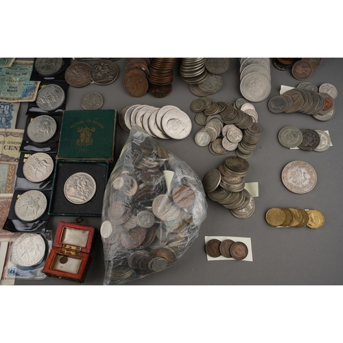 327 - A wooden box of British and World banknotes and coins, including six Elizabeth II ten shilling bankn... 