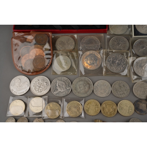 338 - Assorted British coins to include: cased Coinage of Great Britain 1950 and 1970; British First Decim... 