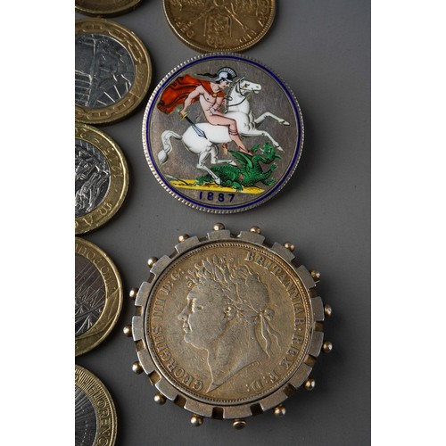 343 - 1822 King George IV 'Tertio' silver five shillings crown coin in silver mounts. Minted in 1822 of st... 