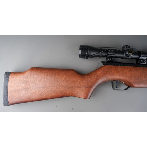 393 - A Modern Cometa Mod 300-S .22 Air Rifle Cal 5,55/.22 (21-V1 12538-06) air rifle with scope, with sle... 