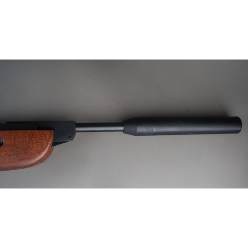 393 - A Modern Cometa Mod 300-S .22 Air Rifle Cal 5,55/.22 (21-V1 12538-06) air rifle with scope, with sle... 