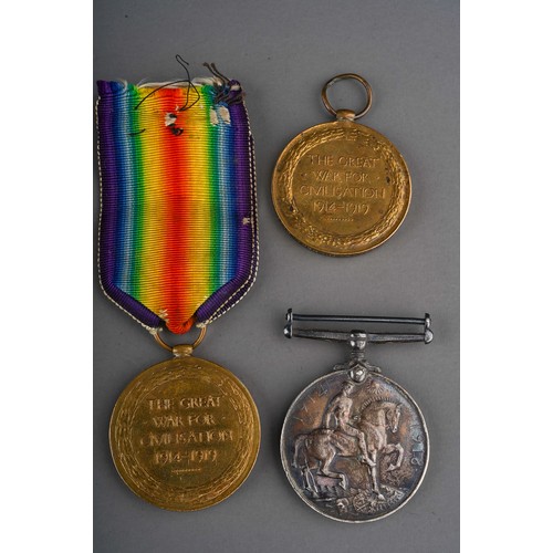 423 - WWI medals to include 2 x War and a Victory awarded to: 
War to SR-9443 PTE W.TURNER R.FUS
War to T4... 