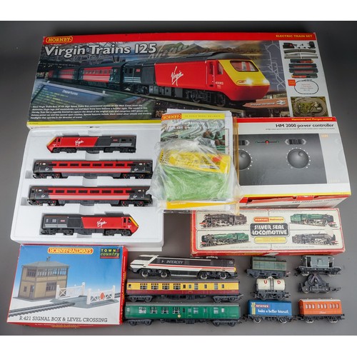 446 - A large collection of assorted vintage mainly Tri-Ang, Lima with some Hornby 00 gauge railway model ... 