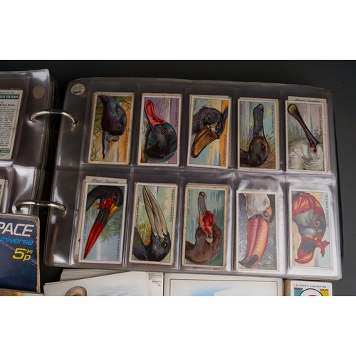 497 - Assorted collection of vintage cigarette cards, mainly Ornithology, loose and albums to include Lipt... 