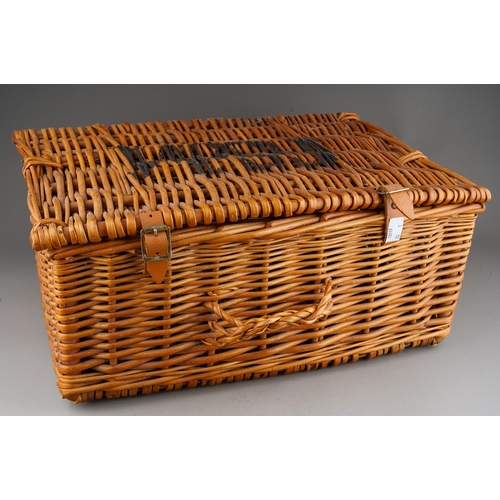 513 - A Fortnum & Mason traditional wicker basket