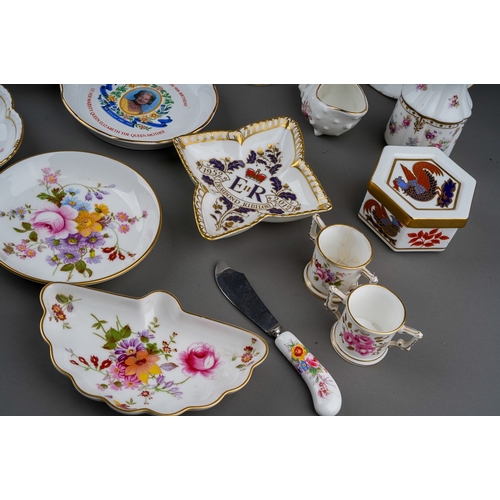 576 - A collection of Royal Crown Derby to include various 