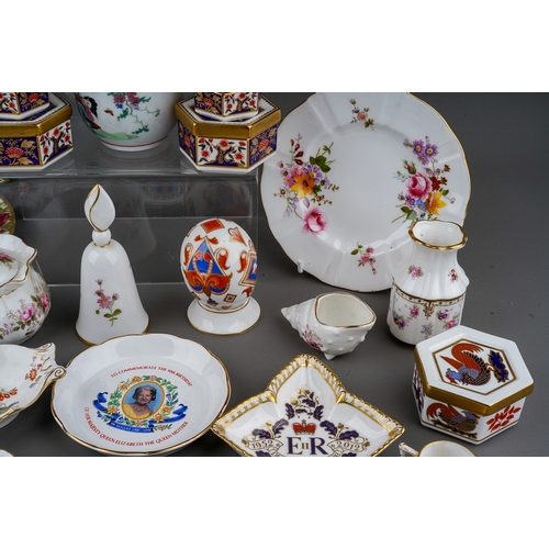 576 - A collection of Royal Crown Derby to include various 