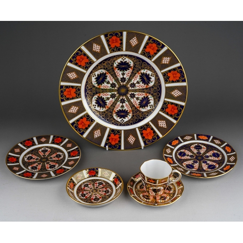 580 - Seven pieces of Royal Crown Derby Imari 1128 pattern, comprising a rectangular trinket box and cover... 