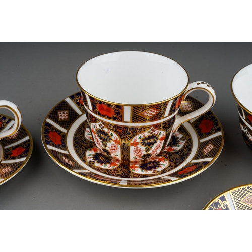 643 - Eight pieces of modern Royal Crown Derby Imari 1128 pattern china, comprising tea cup and saucer, co... 