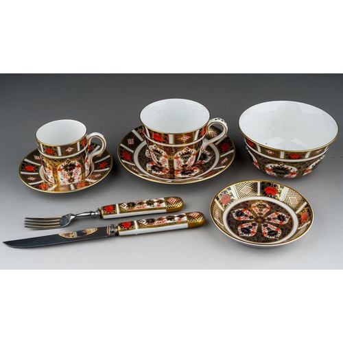 643 - Eight pieces of modern Royal Crown Derby Imari 1128 pattern china, comprising tea cup and saucer, co... 