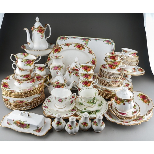 651 - An extensive collection of Royal Albert 'Old Country Roses' tea, dinner and ornamental wares, etc, i... 