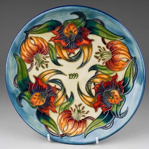 666 - A limited edition (123-750) Moorcroft 1999 Tiger Lily commemorative plate