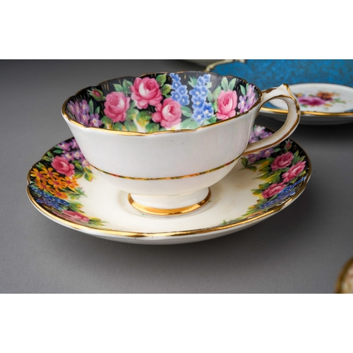 668 - Assorted early 20th Century Paragon mainly double warrant china to include: Yellow and gilt 56591/3 ... 