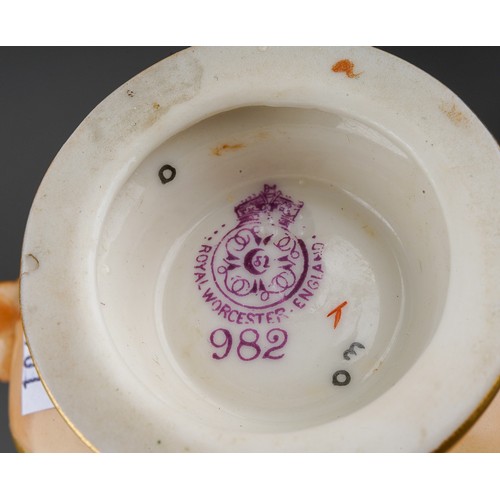 684 - An early 20th Century Royal Worcester blush pot pourri shape no 1813 and cover (finial repaired), Re... 