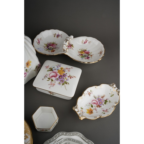 723 - Collection of porcelain to include Royal Crown Derby Posie pattern plates and a lady, Aynesley Orcha... 