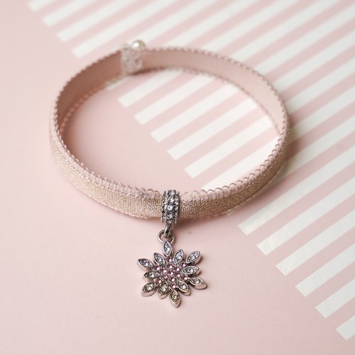 751 - A bracelet made from the bra strap of Lorraine Kelly’s bra and a star charm.
Approx size W 8.5cm D 1... 