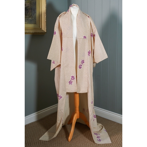 864 - Collection of 4 vintage kimonos