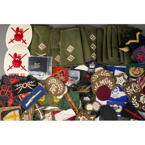 95 - A collection of mixed WW2 & Post War British Army and Civil Defence Cloth rank and trade insignia. A... 