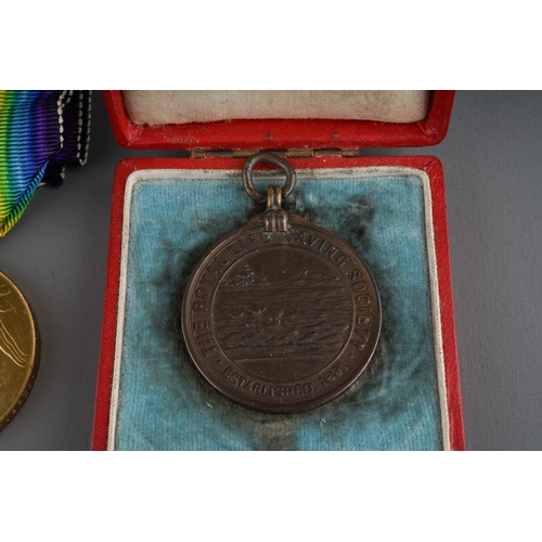 107 - WW1 British War and Victory Medal to S-19301 Pte EH Kerrison, Rifle Brigade. Complete with original ... 