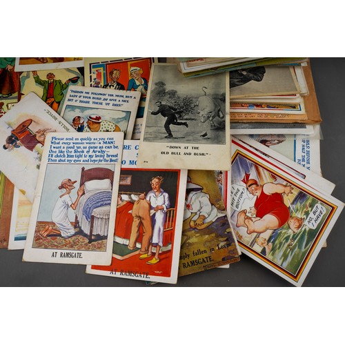 175 - A collection of approximatelyone hundred and eighty early to mid 20th century comical postcards, art... 