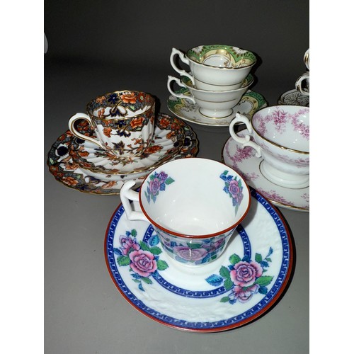 399 - Collection of cups and saucers mainly from 19th century to include Ridgway, Davenport, Coalport Batw... 