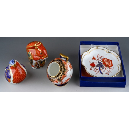 403 - Collection of Royal Crown Derby paperweight of a squirrel and a bird both with gold stoppers togethe... 