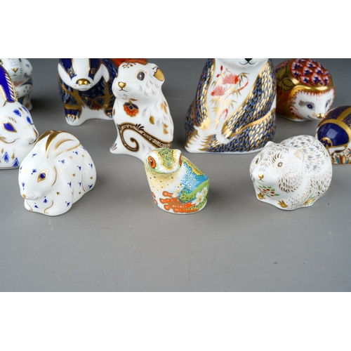 413 - 10 Royal Crown Derby paperweights to include Panda (10.5 cm, gold stopper), Frog Hop (6.5 cm, gold s... 