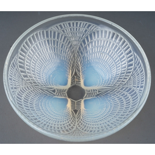 446 - Lalique glass shell bowl, impressed mark Lalique to base, approx. 13 cm in diameter