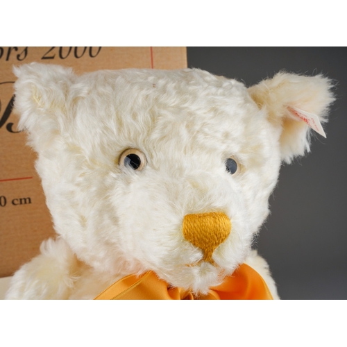 458 - A Steiff British Collector's Teddy Bear 2000, Champagne, limited edition 3707 of 4,000, button and w... 