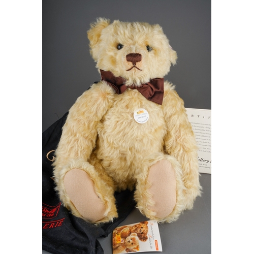 461 - A Steiff Gallery Bear 2007, 