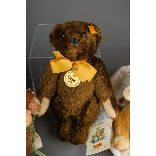 466 - A collection of Steiff to include: 
1. Benjamin Bunny, Danbury Mint, 26cm, button and yellow label 6... 