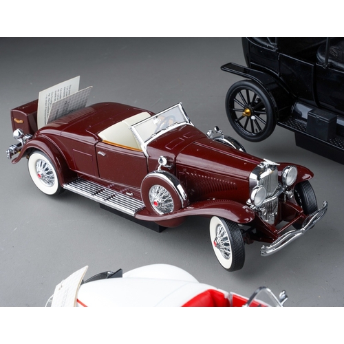 467 - Assorted Franklin Mint die-cast model cars to include:  1:16 scale 1913 Model T with certificate, pa... 