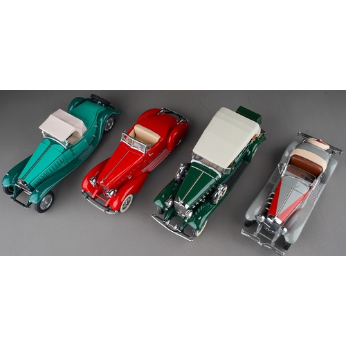 470 - Three Danbury Mint 1:24 scale die-cast model cars to include: 1934 Packard V-12 Lebaron Speedster; 1... 